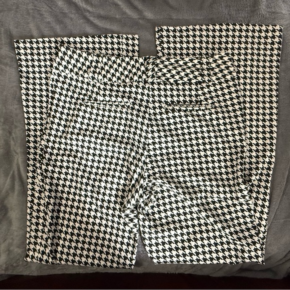 LuLaRoe Emery Black and White Houndstooth Pants - Picture 4 of 4
